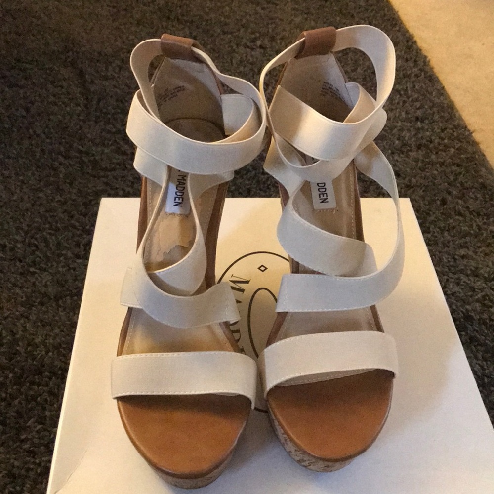 NEW Steve Madden Abbby 10 wedges